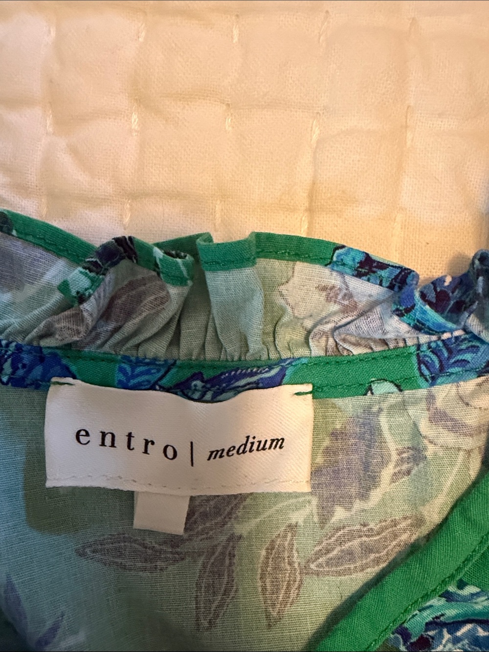 entro Green Floral V-Neck Ruffle Sleeve Blouse - Picture 3 of 3